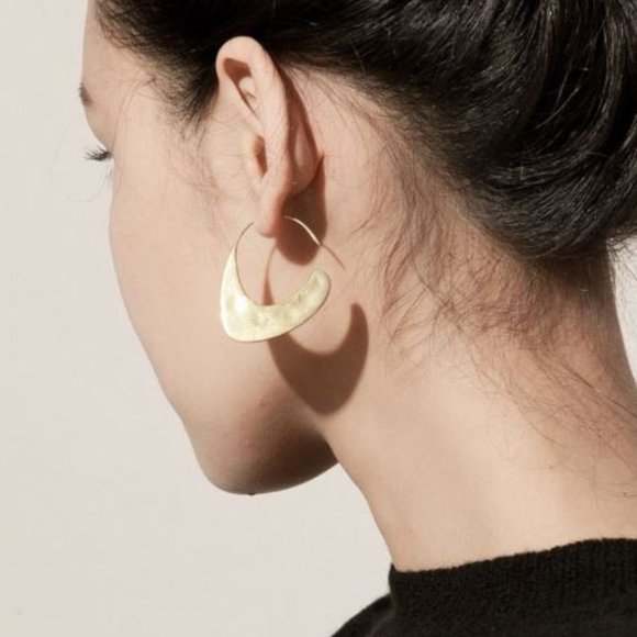 Hammered Goldtone Jewelry Geometric Hoop Earrings - Picture 2 of 4